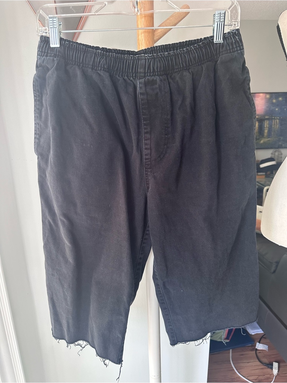 STUSSY Men’s Black Cotton Denim Jean Long Elastic Waist Shorts Raw Hem Sz Small